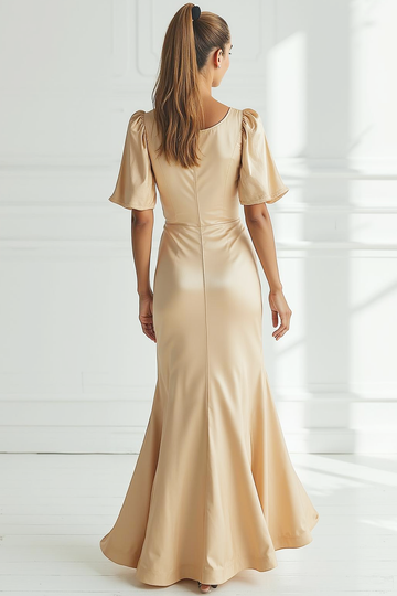 Robe longue formelle en satin sirène champagne à manches courtes